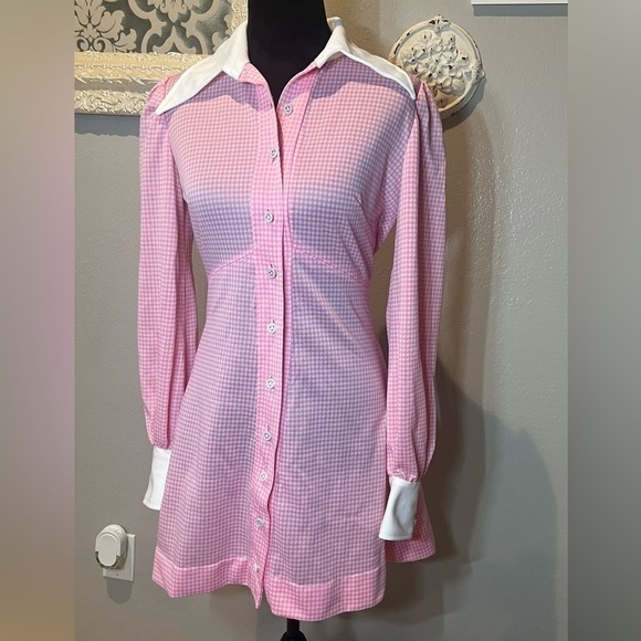 Dresses & Skirts - Vintage 1970’s pink and white dress